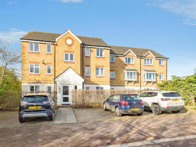 Flat for sale in Holywell Estate, North Watford