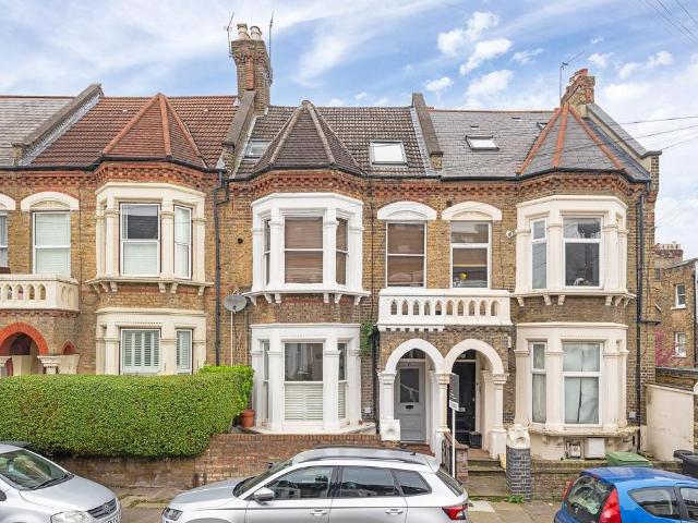 Flat for sale in Streatham Hill, Greater London