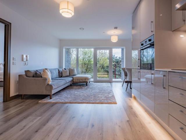 Flat for sale in Allington, Midway