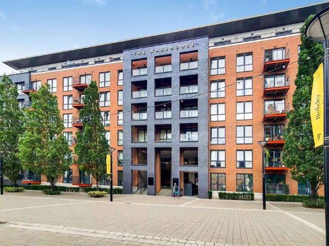Flat for sale in Greater London