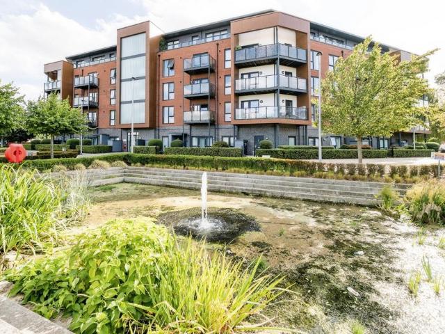 Flat for sale in Harold Wood, Greater London