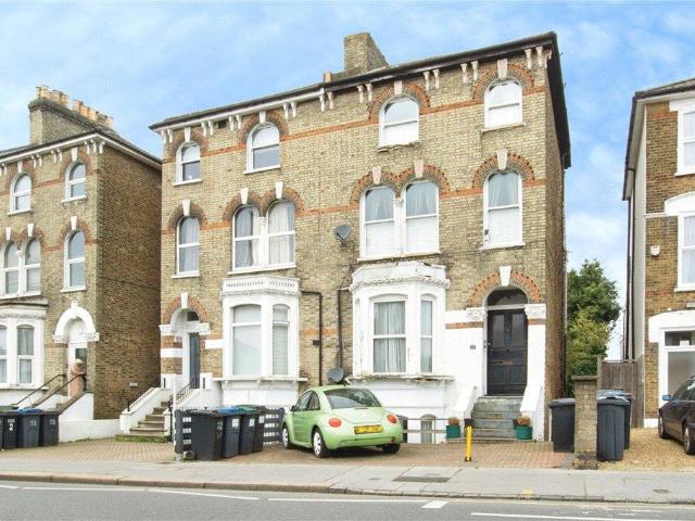 Flat for sale in London Borough of Croydon, Selhurst