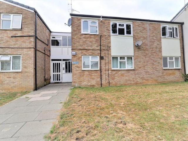 Flat for sale in St Nicholas, Shephall