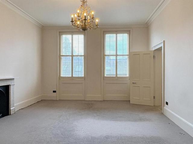 Flat for sale in Brompton, Greater London