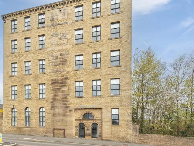 Flat for sale in Boothtown, Halifax