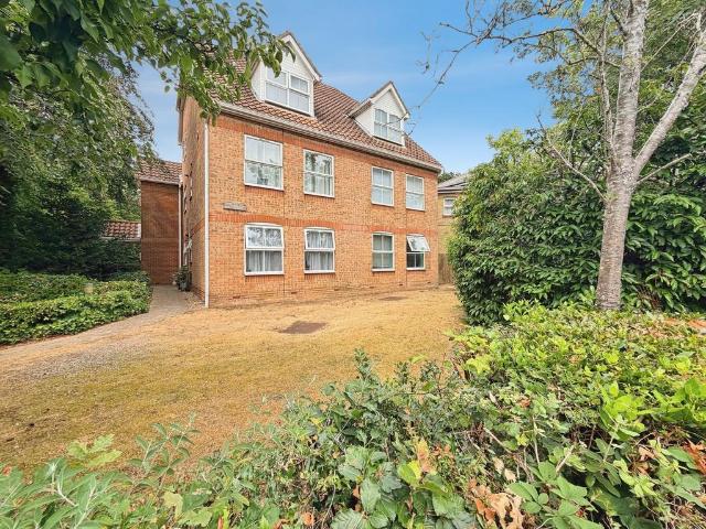 Flat for sale in Shirley Park, City Of Southampton