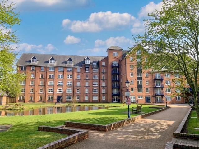 Flat for sale in Lower Sheering, Epping Forest