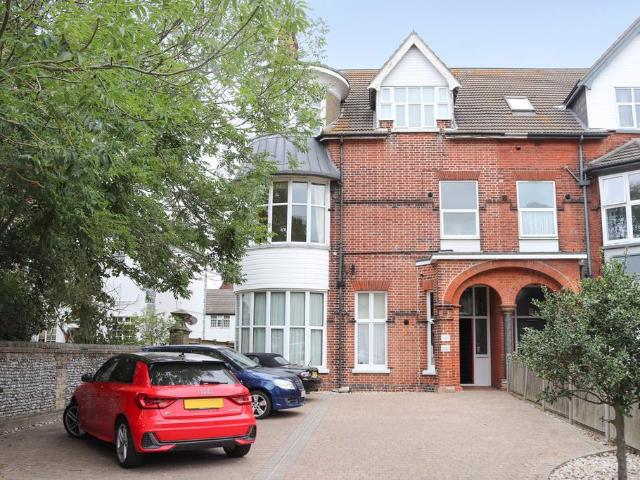 Flat for sale in Eastbridge, Suffolk