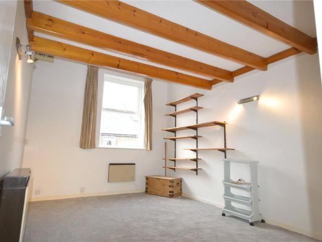 Flat for sale in Romsey, Cambridge