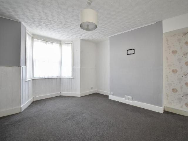Flat for sale in Silverhill, Guestling Green