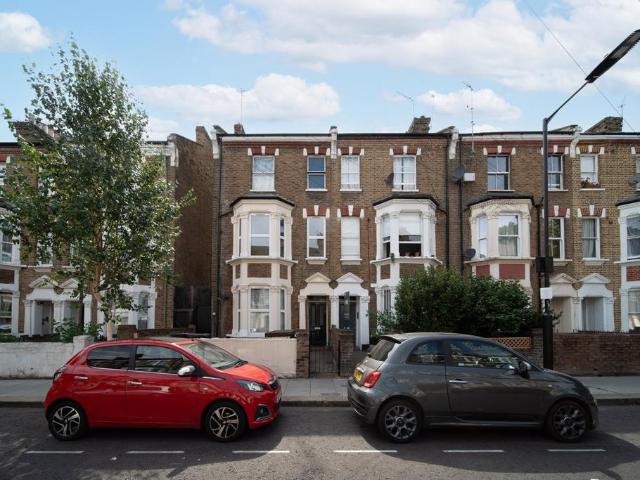 Flat for sale in Kensal Town, Greater London