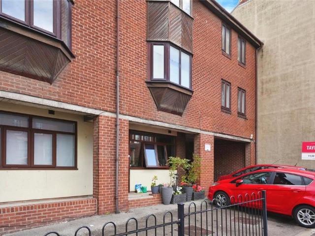 Flat for sale in Gloucester, Gloucestershire