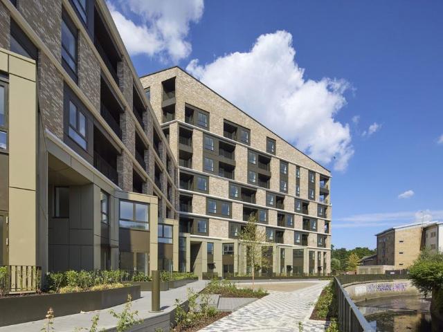 Flat for sale in London Borough of Lewisham, Ladywell