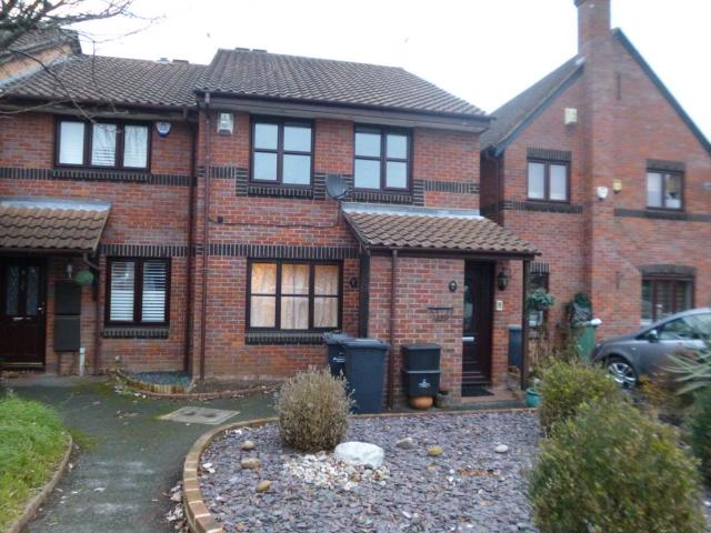 Flat for sale in Broxbourne, Hertfordshire