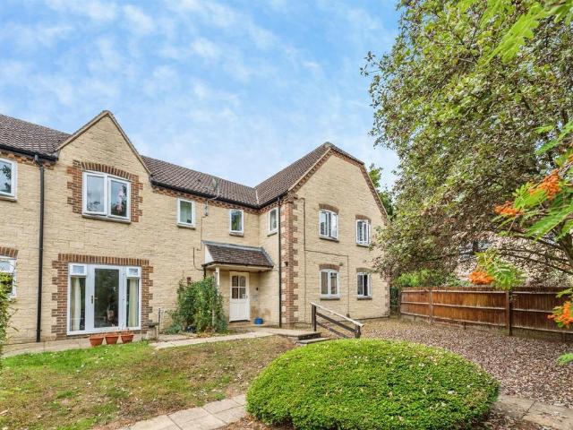 Flat for sale in Berrick Salome, Oxfordshire