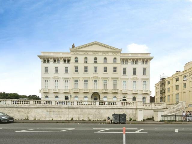 Flat for sale in Brunswick