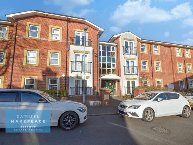 Flat for sale in Stoke, Stoke-on-Trent