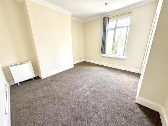 Flat for sale in London Borough of Croydon, Greater London