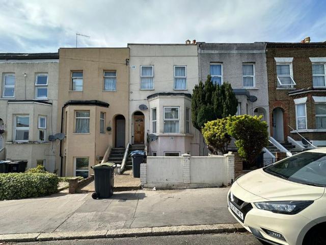 Flat for sale in Thornton Heath, Thornton Heath