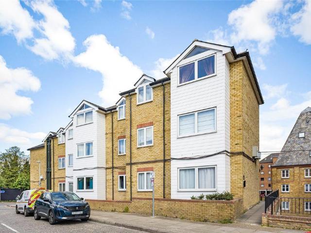Flat for sale in Milton, Hamerton