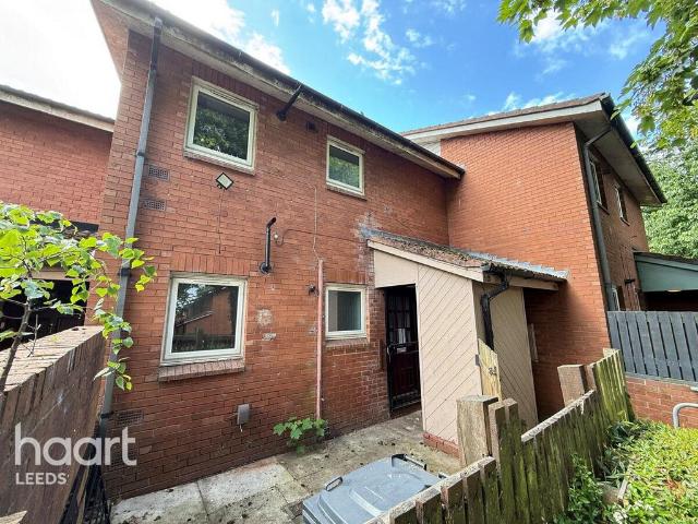 Flat for sale in West Yorkshire