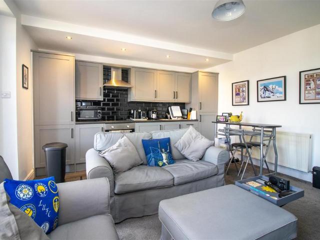 Flat for sale in Ashkirk, Scotland