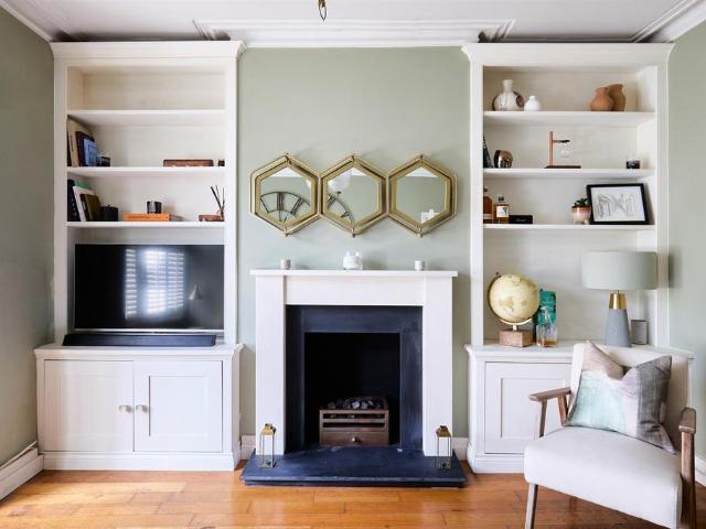 Flat for sale in London Borough of Hounslow, Strand