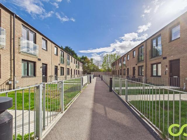 Flat for sale in High Field, York