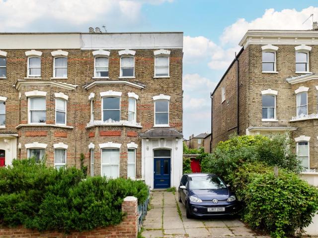 Flat for sale in Holloway, Lower Holloway