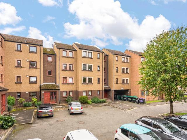 Flat for sale in Moat, Gorgie