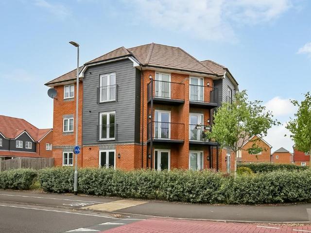 Flat for sale in Hampton Park, Ford