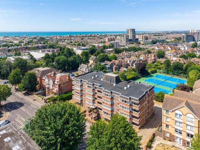 Flat for sale in Brunswick