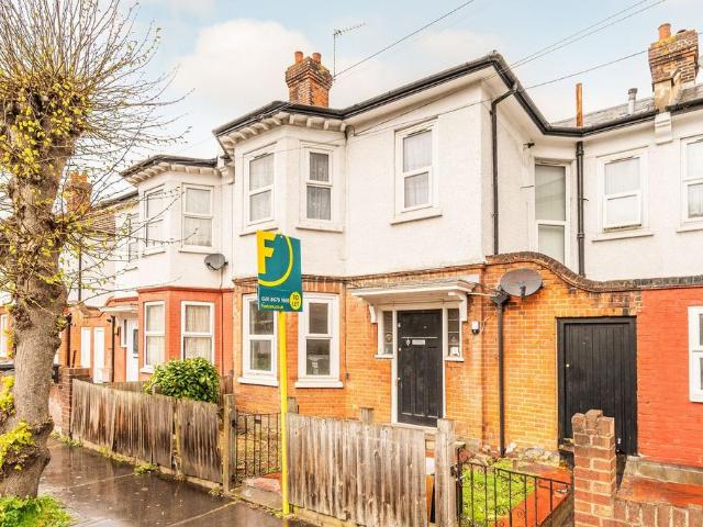 Flat for sale in London Borough of Croydon, Norbury