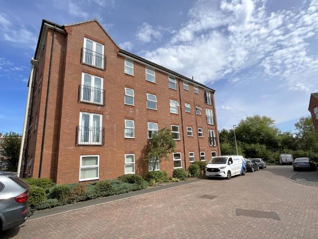 Flat for sale in Halesowen, West Midlands