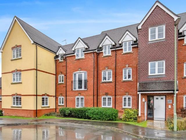Flat for sale in Bolton Low Houses, Hampshire