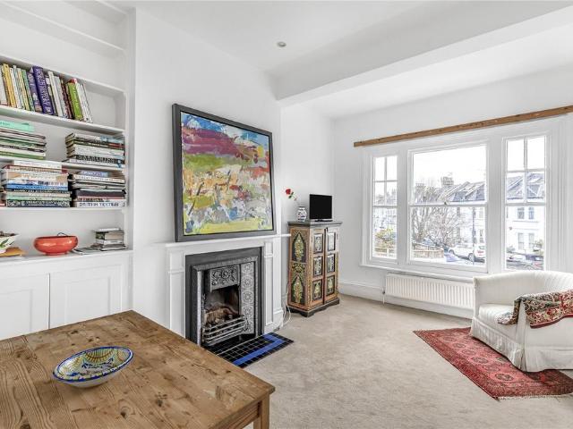 Flat for sale in Fulham, Greater London