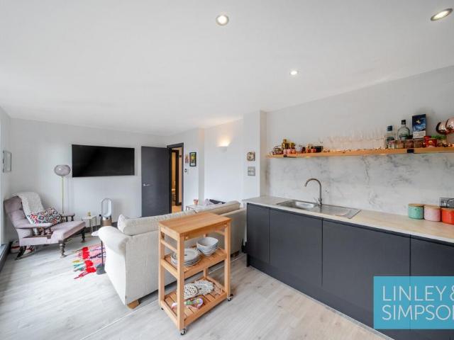 Flat for sale in West Yorkshire