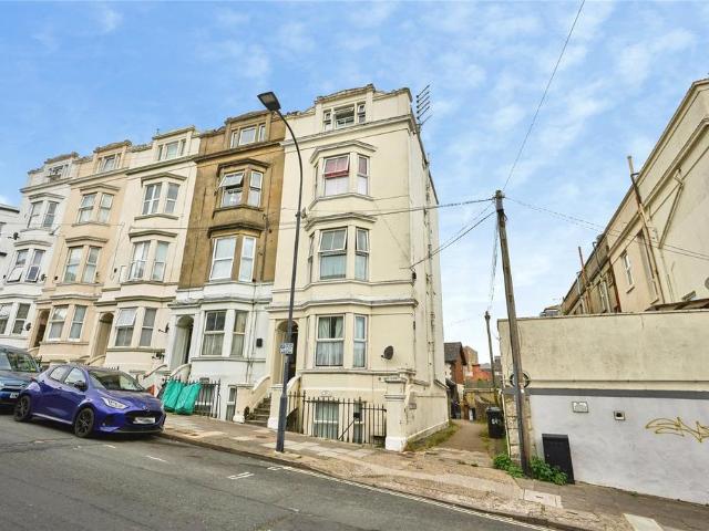 Flat for sale in Weeks, Ryde