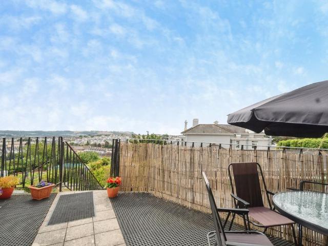 Flat for sale in Mount Wise