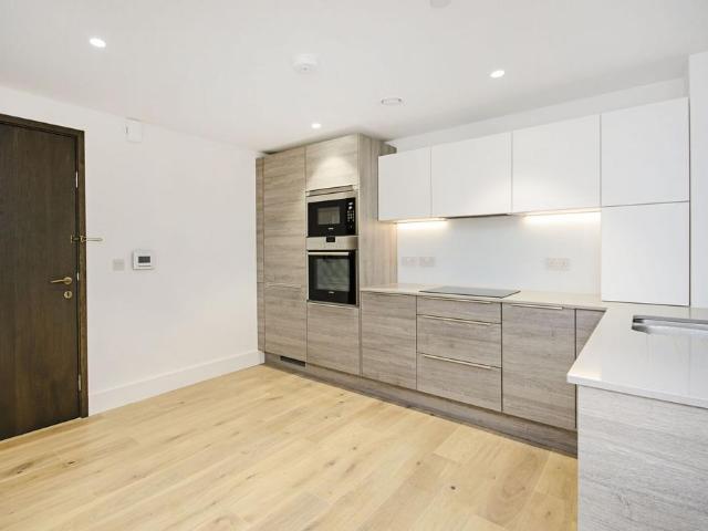 Flat for sale in Dalston, Greater London