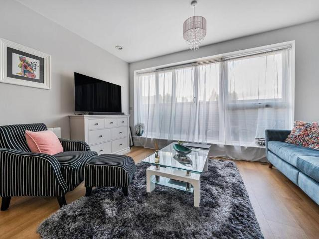 Flat for sale in Pouchen End, Hertfordshire