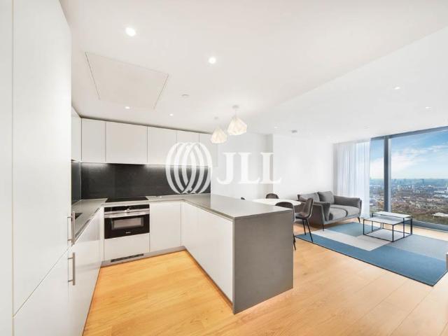 Flat for sale in Canary Wharf, Greater London