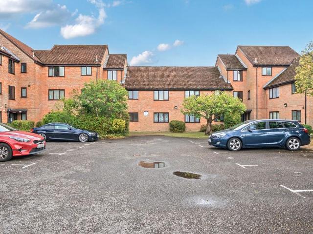 Flat for sale in Helford, Hampshire