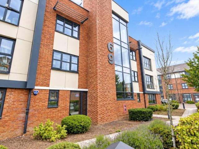 Flat for sale in Old Hatfield, Welwyn Hatfield