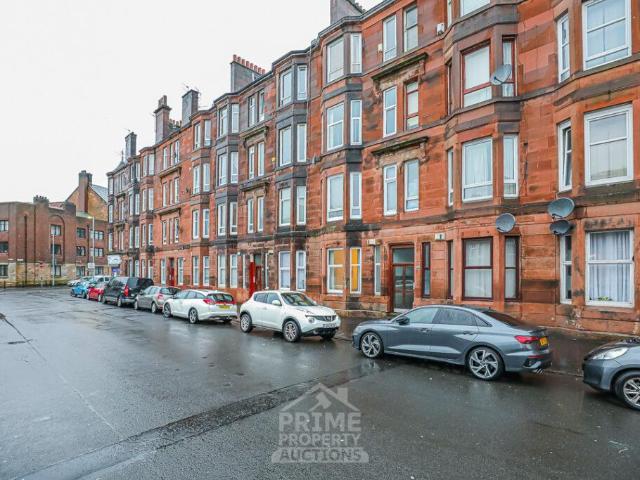 Flat for sale in Strathbungo, Scotland