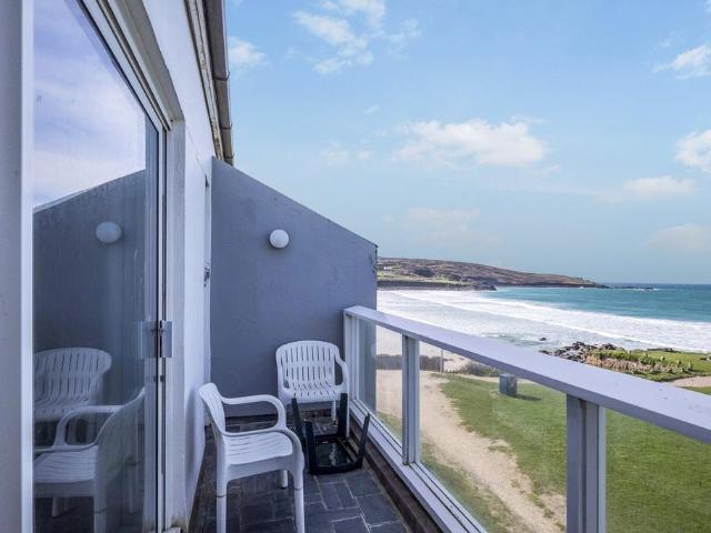 Flat for sale in Penbeagle, Cornwall