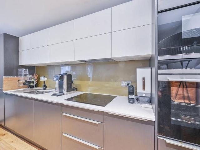 Flat for sale in Westminster, Greater London