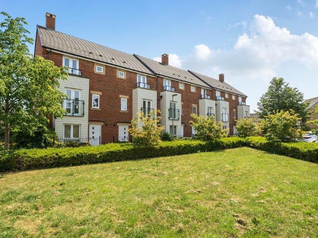 Flat for sale in Great Western Park North, Berrick Salome