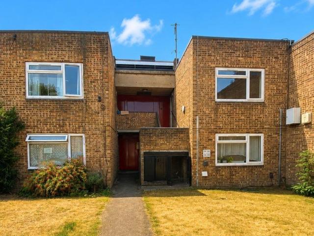 Flat for sale in Lower Halliford, Surrey