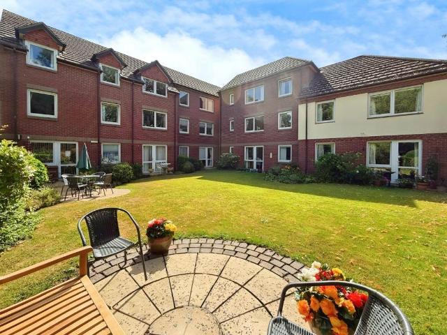 Flat for sale in Alderminster, Warwickshire
